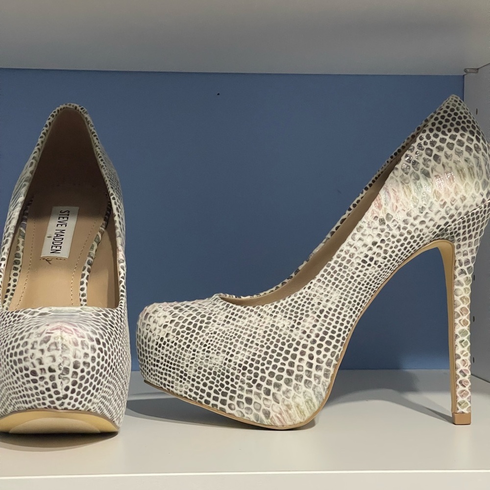 Steve Madden Gray And Multicolored Platform Pump - image 1